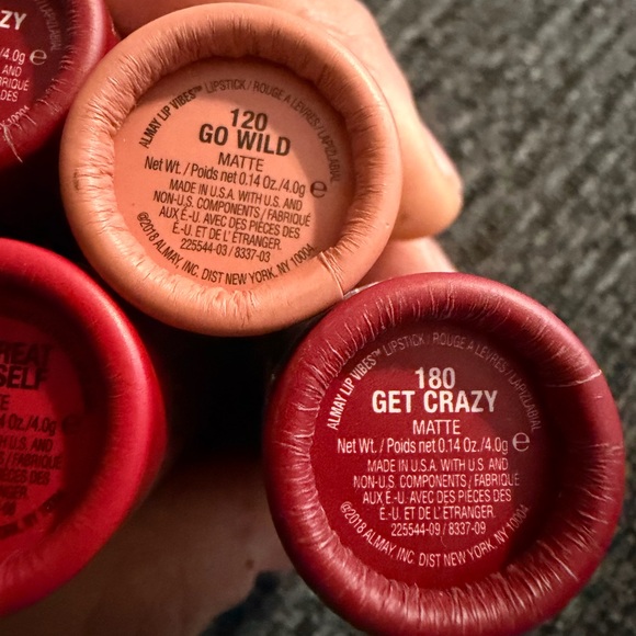 Almay Lip Vibes Matte Lipstick Duo - Go Wild & Get Crazy x 5 - Picture 2 of 3